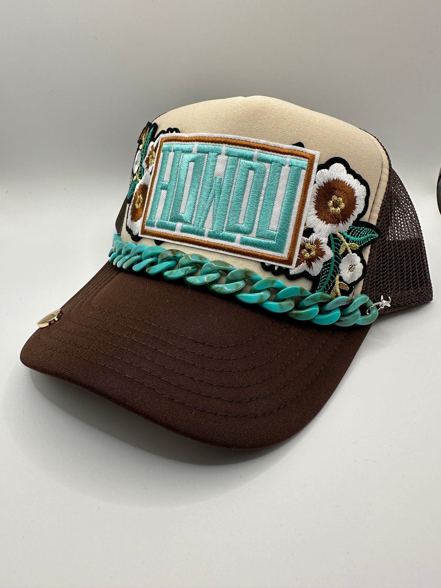 Howdy w/Turqoise Chain